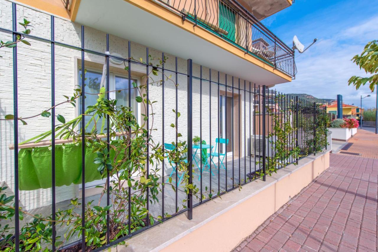 Babyaccommodation Family Comfort Ll Pietra Ligure Eksteriør bilde